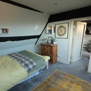 cross-cottage.tophotelsbath.com/