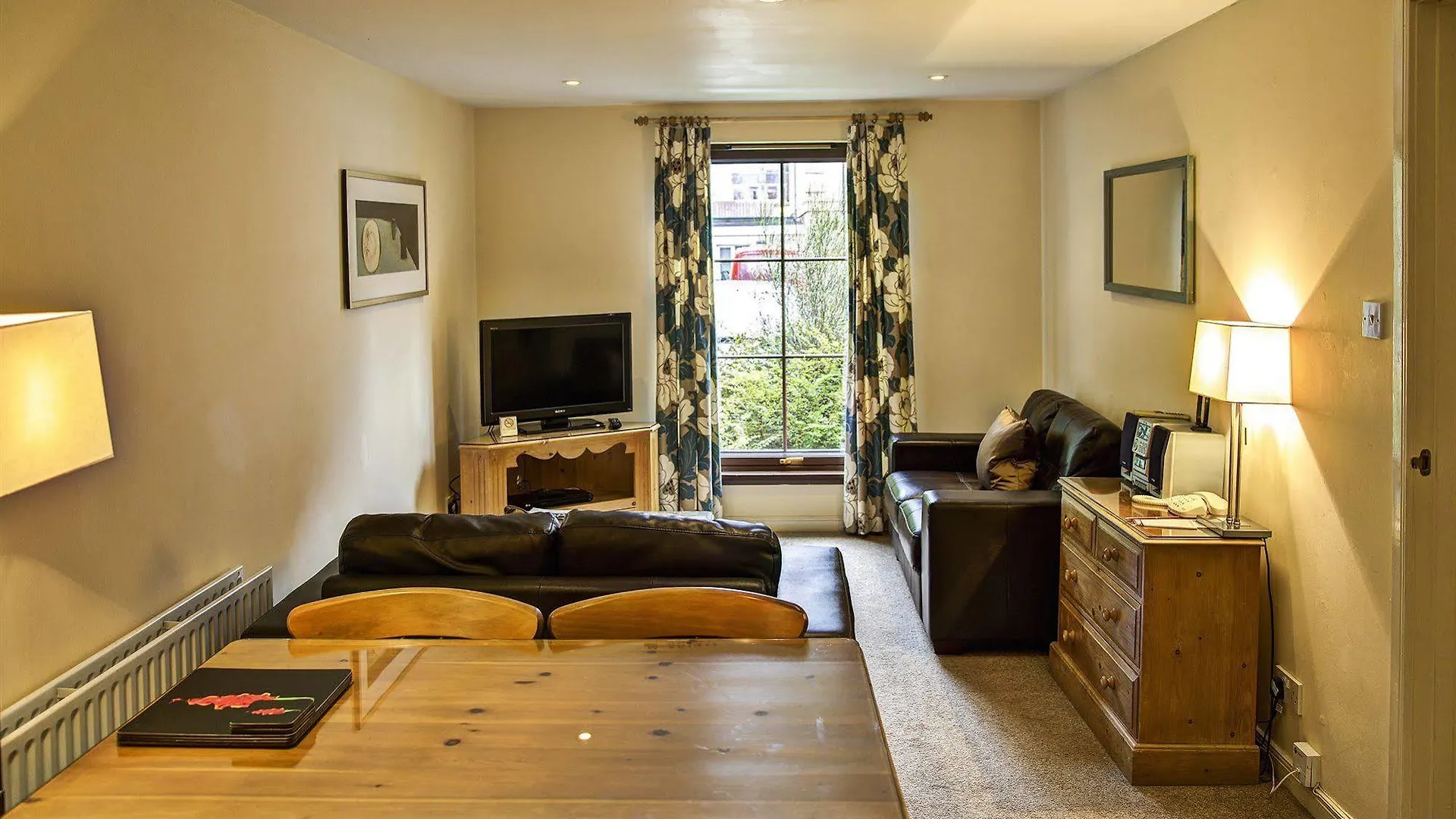 Fountain Court Apartments - Grove Edinburgh Birleşik Krallık