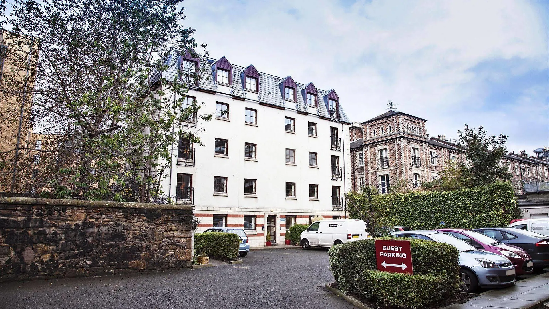 Fountain Court Apartments - Grove EDI Aparthotel