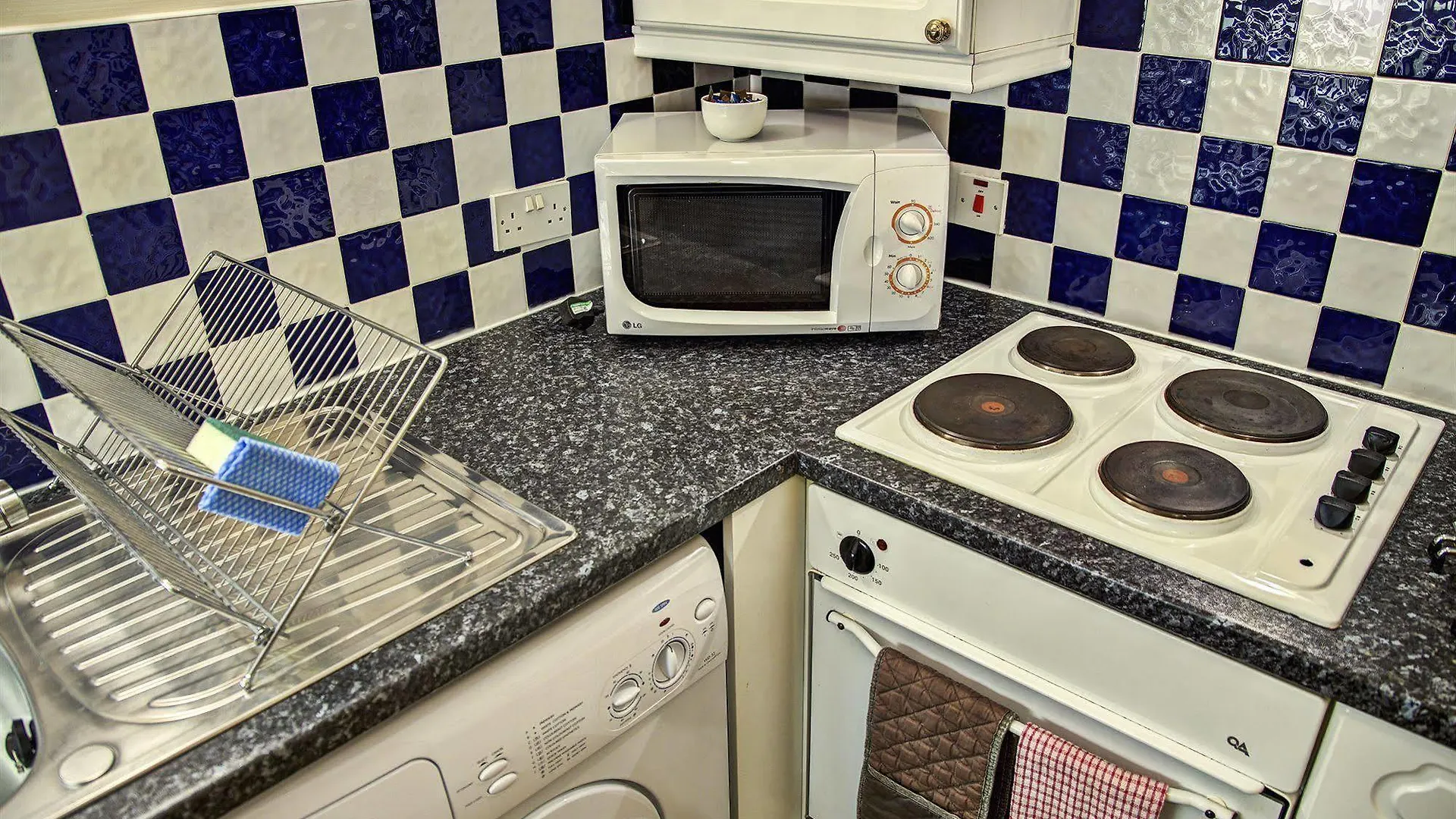 Fountain Court Apartments - Grove EDI