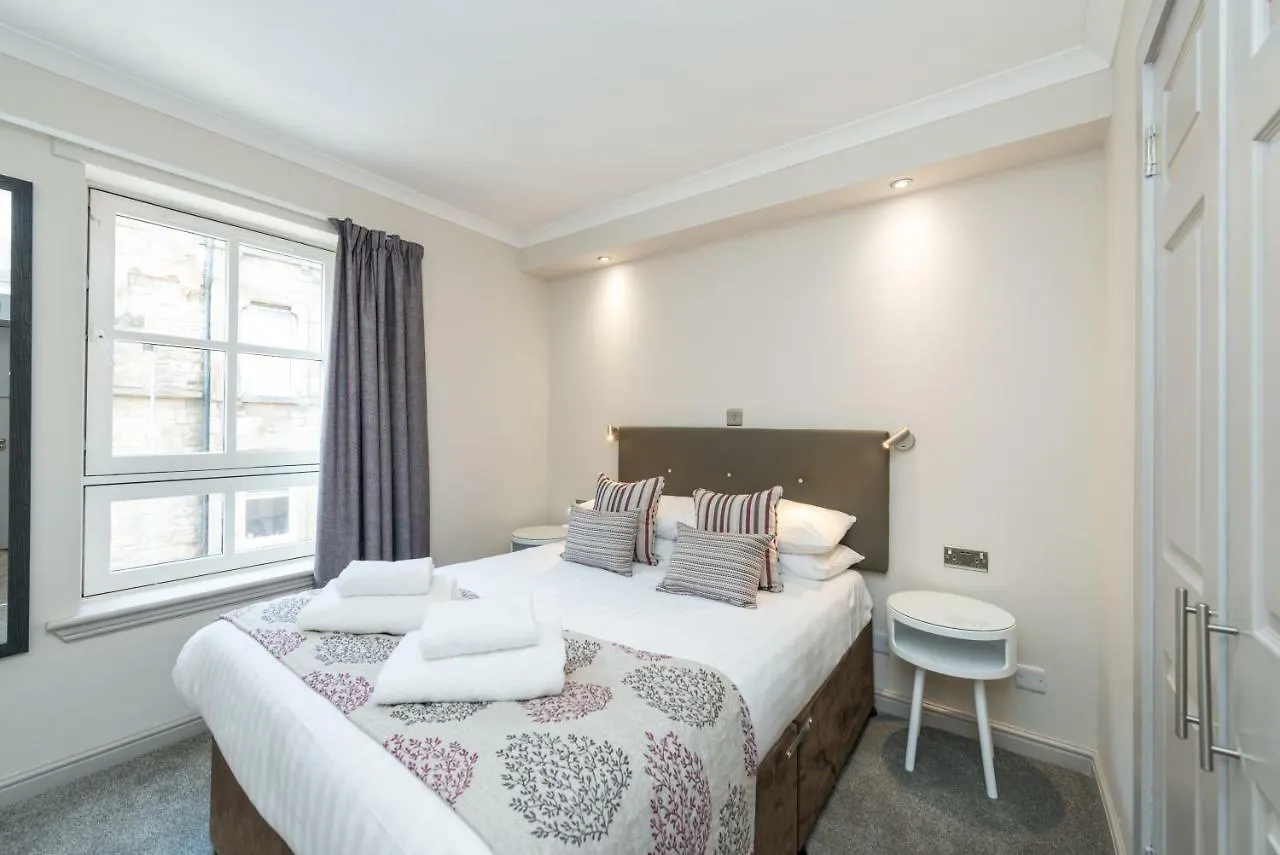 Fountain Court Apartments - Grove EDI