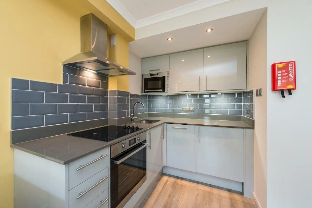 Fountain Court Apartments - Grove EDI